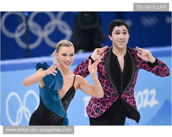 花滑冰舞组合默契爆棚,连评委都露出惊叹