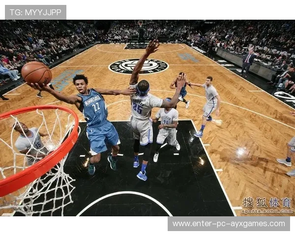 唐斯篮下勾手命中，森林狼在主场展现霸气