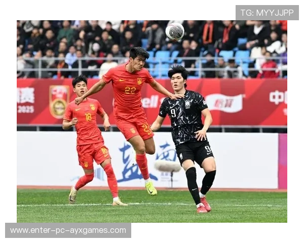 彭啸禁区内站位始终稳固