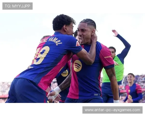 拉菲尼亚禁区外劲射巴萨得分